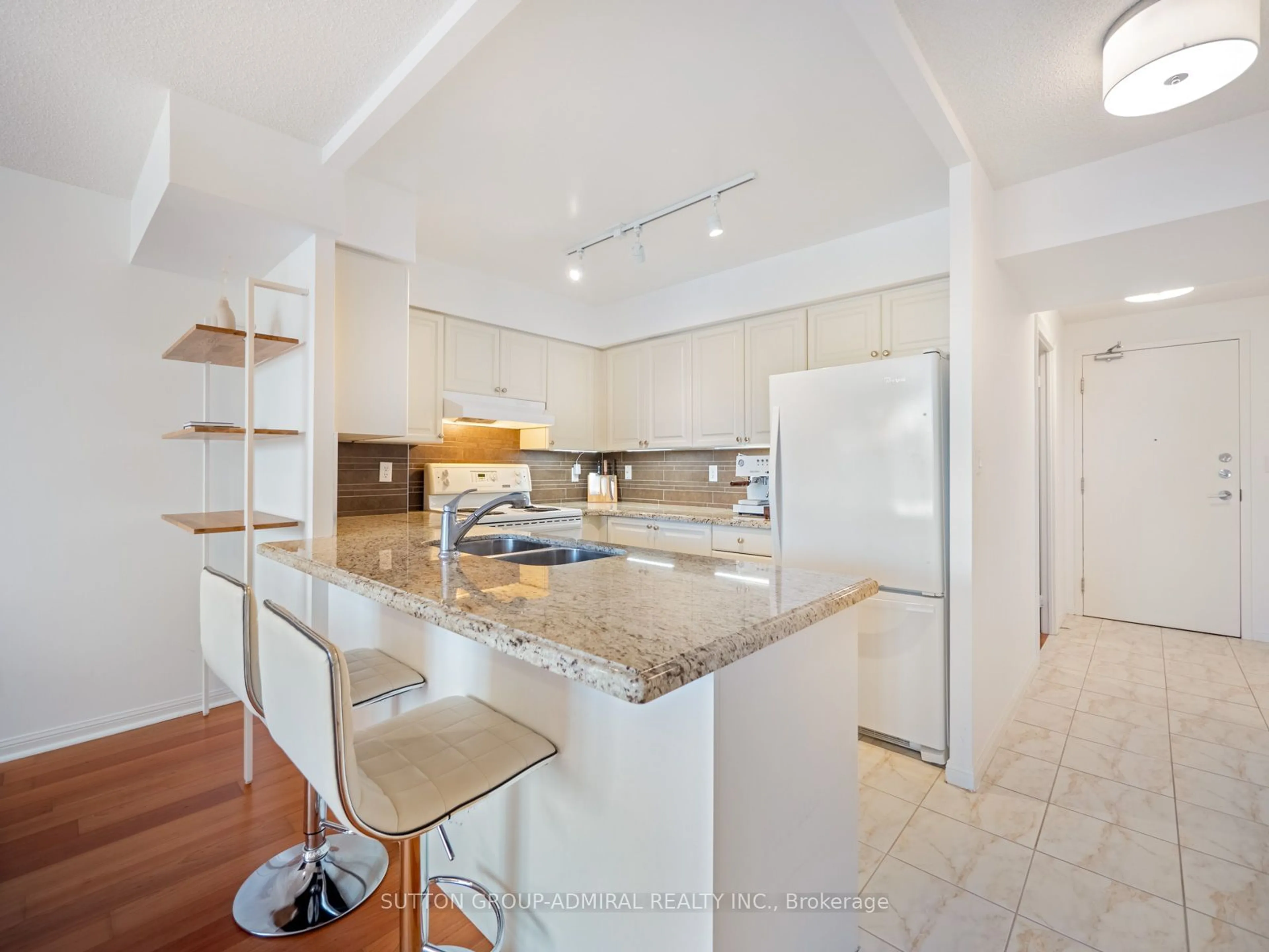 Kitchen for 260 Merton St #907, Toronto Ontario M4S 3G2