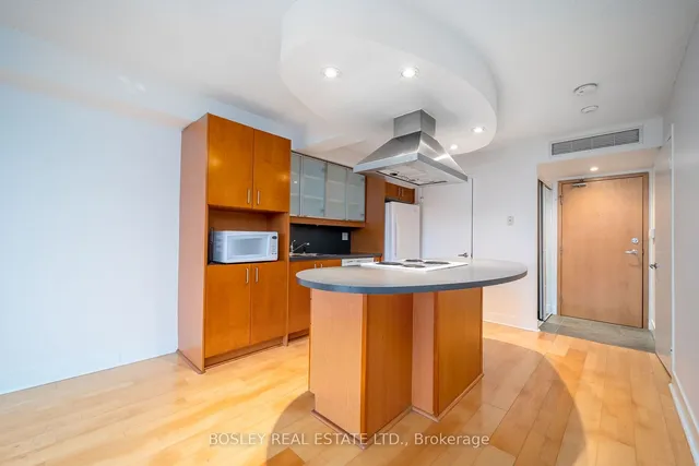 Additional property image - 550 Queens Quay Unit 318