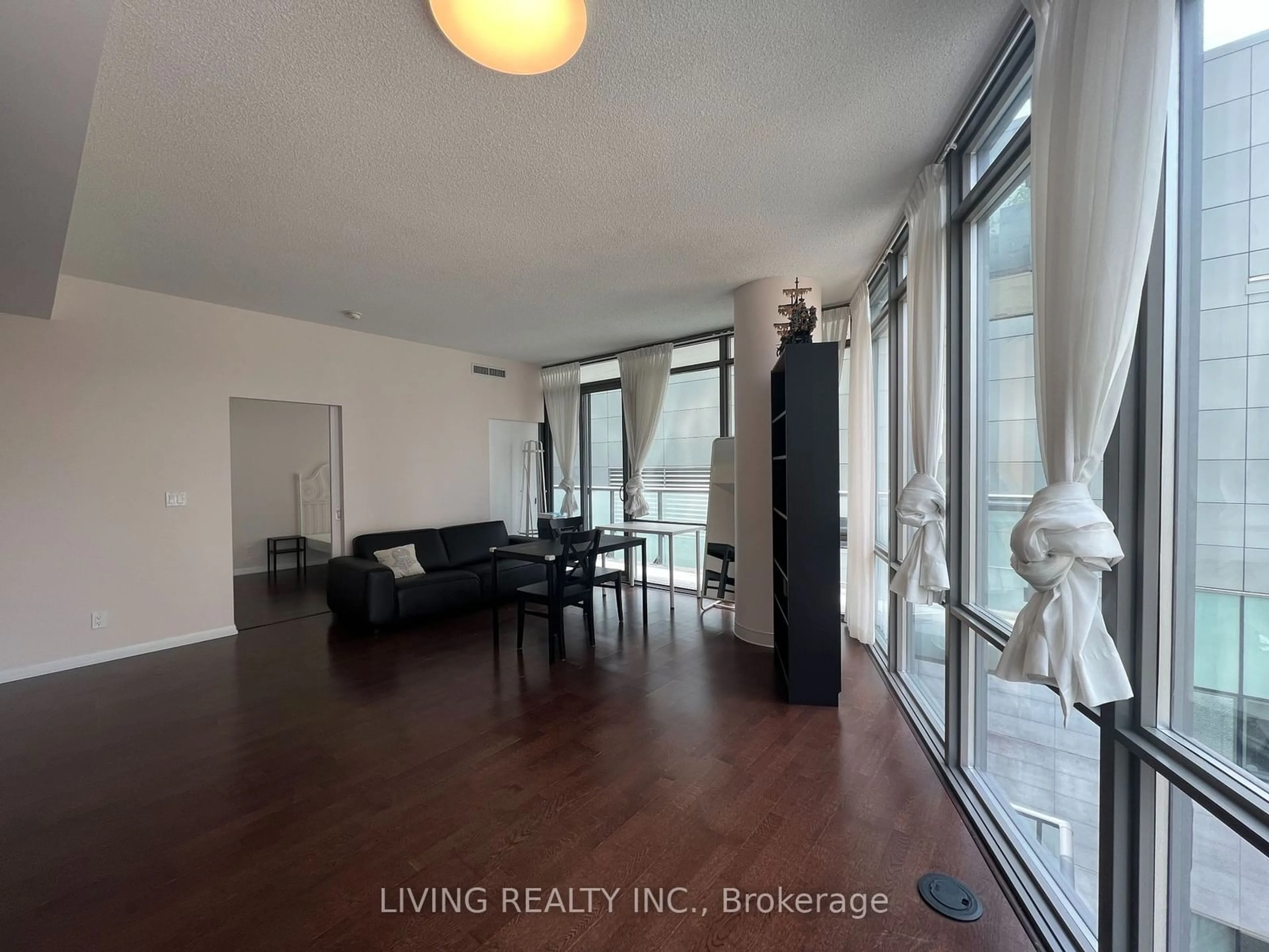 A pic of a room for 832 Bay St #1303, Toronto Ontario M5S 1Z6