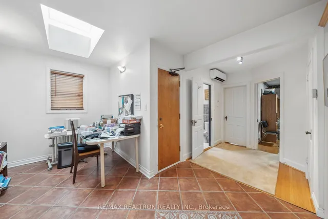 Additional property image - 1230 Avenue Rd