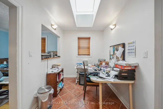 Additional property image - 1230 Avenue Rd