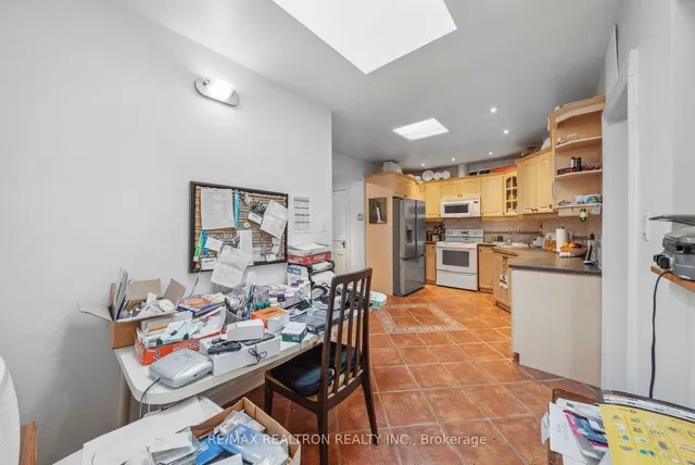 Additional property image - 1230 Avenue Rd
