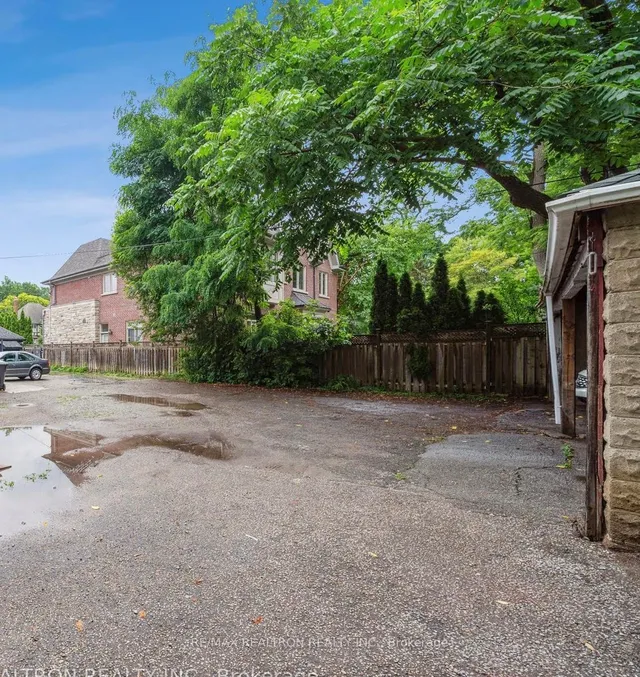 Additional property image - 1230 Avenue Rd