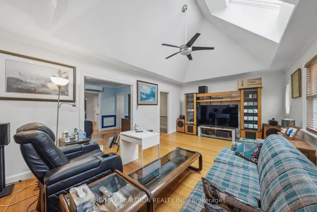 Additional property image - 1230 Avenue Rd