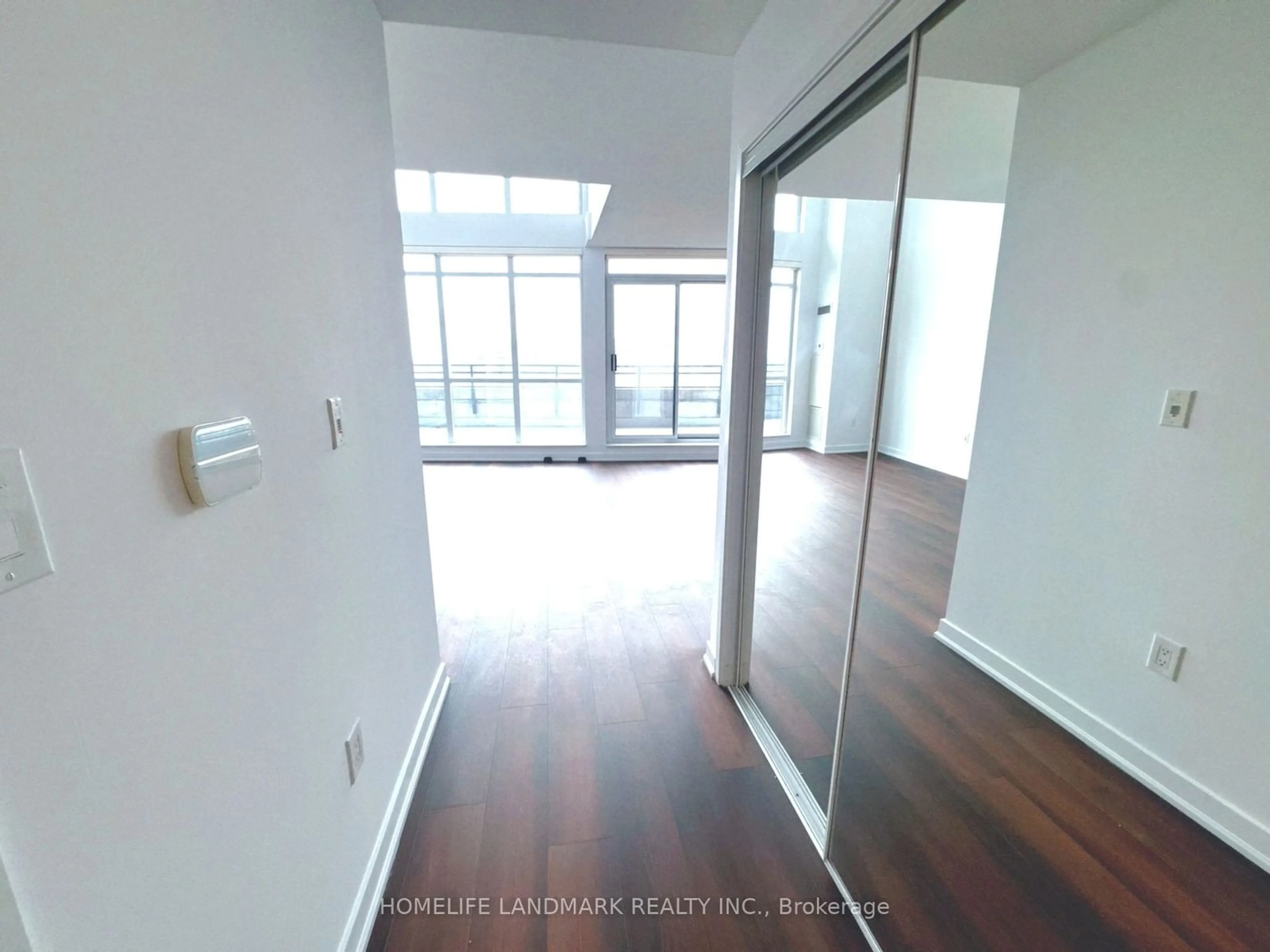 Indoor foyer for 8 Telegram Mews #833, Toronto Ontario M5V 3Z5