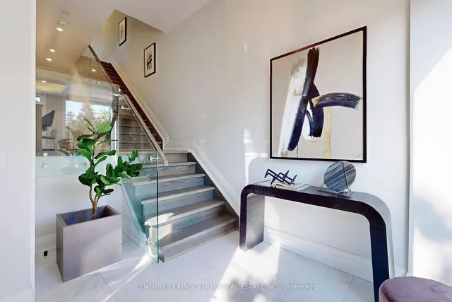 Additional property image - 3052 Bayview Ave