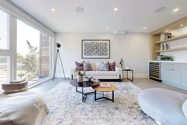 Additional property image - 3052 Bayview Ave