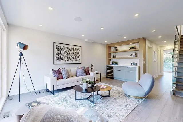 Additional property image - 3052 Bayview Ave