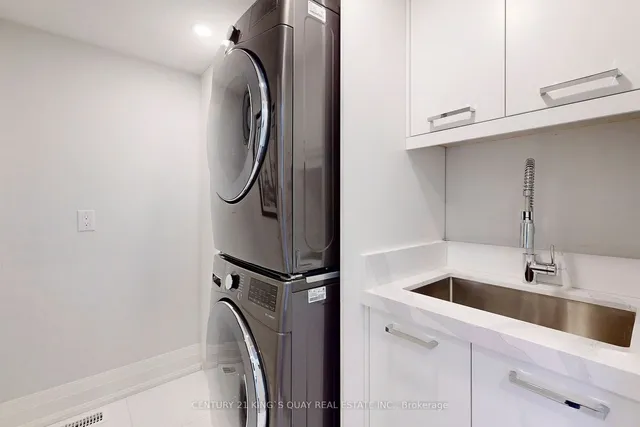 Additional property image - 3052 Bayview Ave