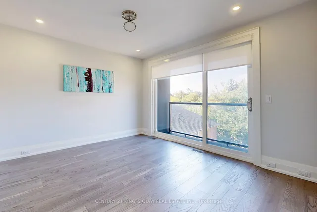 Additional property image - 3052 Bayview Ave