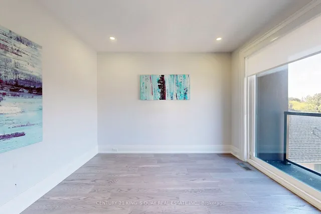 Additional property image - 3052 Bayview Ave