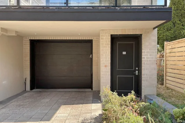 Additional property image - 3052 Bayview Ave