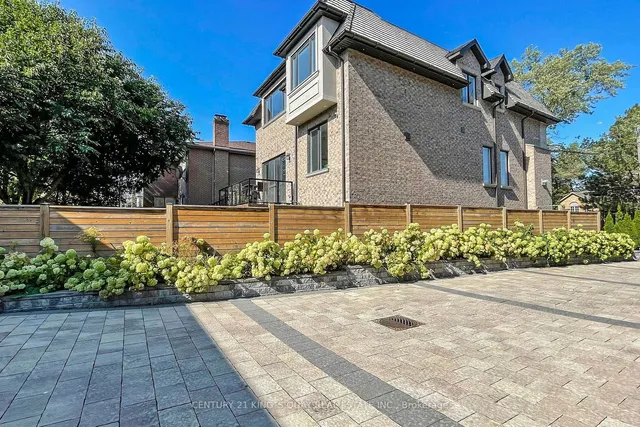 Additional property image - 3052 Bayview Ave
