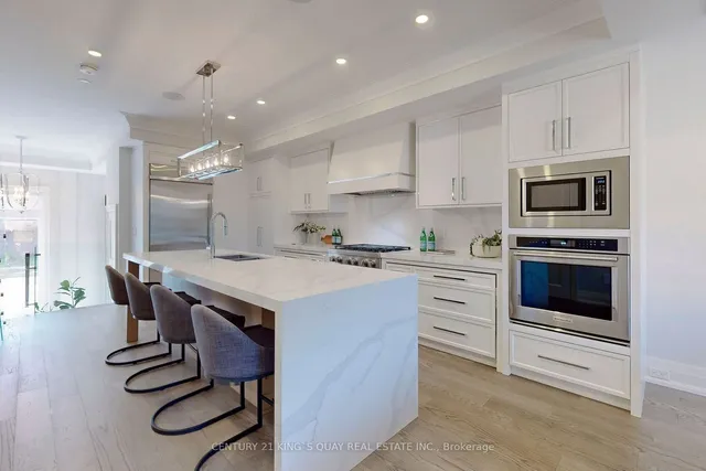 Additional property image - 3052 Bayview Ave