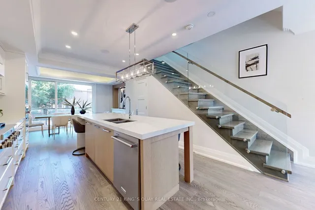Additional property image - 3052 Bayview Ave