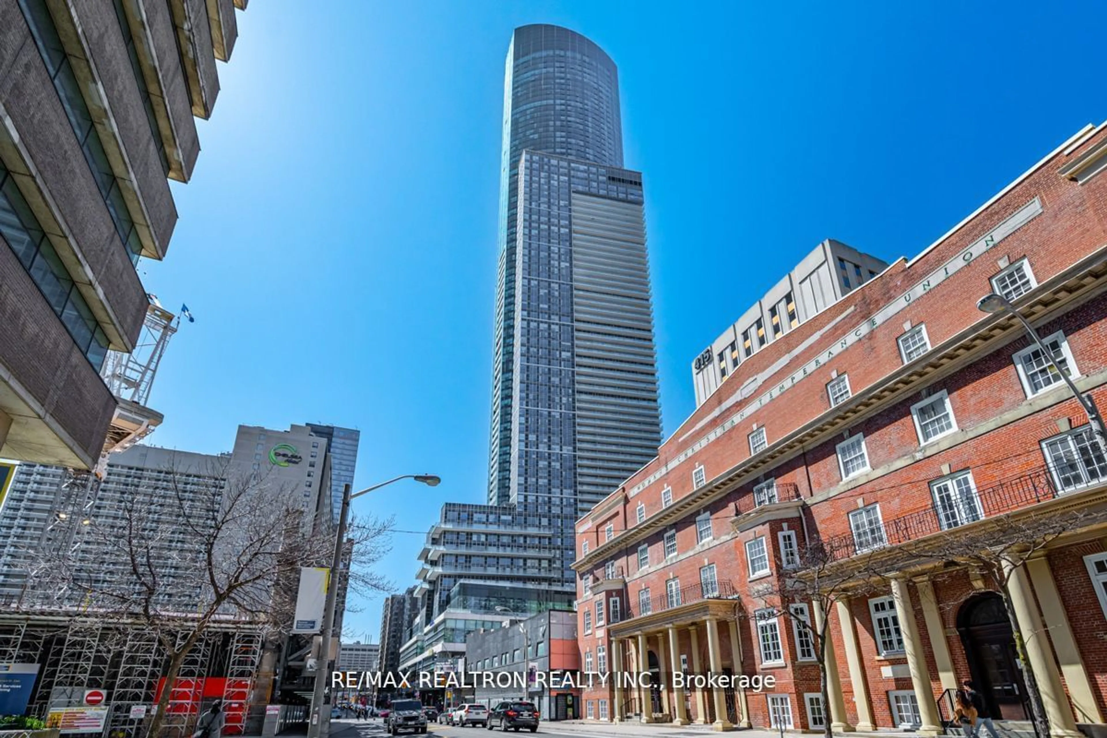 Outside view for 388 Yonge St #6404, Toronto Ontario M5B 0A4