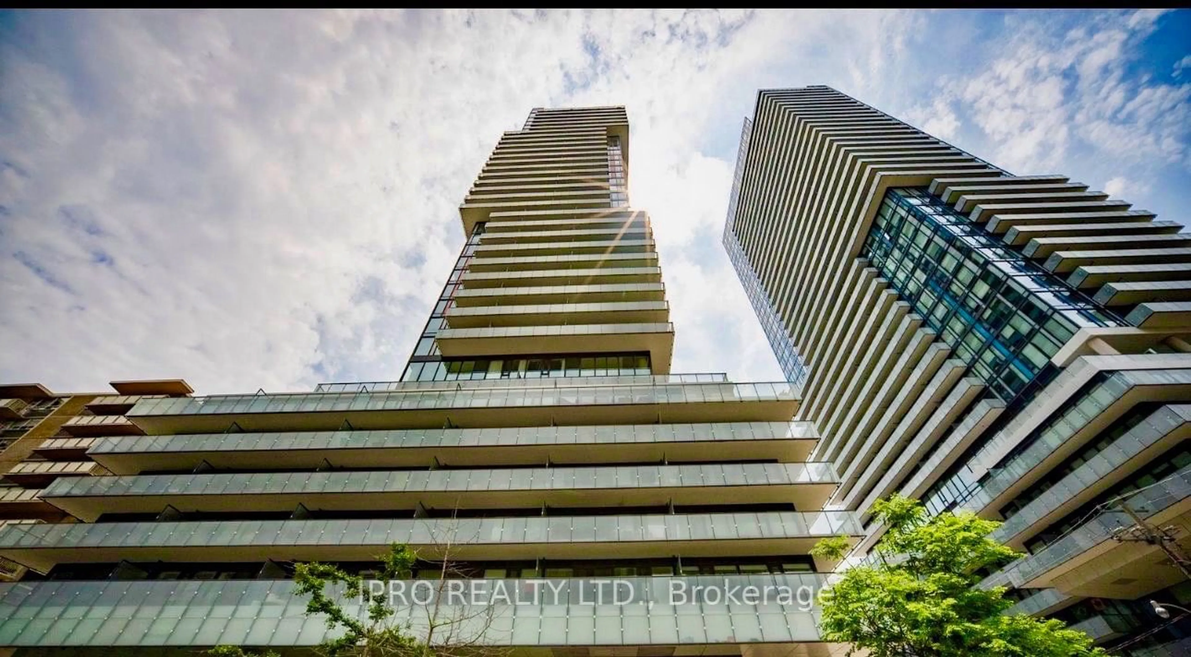 A pic from exterior of the house or condo for 185 Roehampton Ave #208, Toronto Ontario M4P 0C6