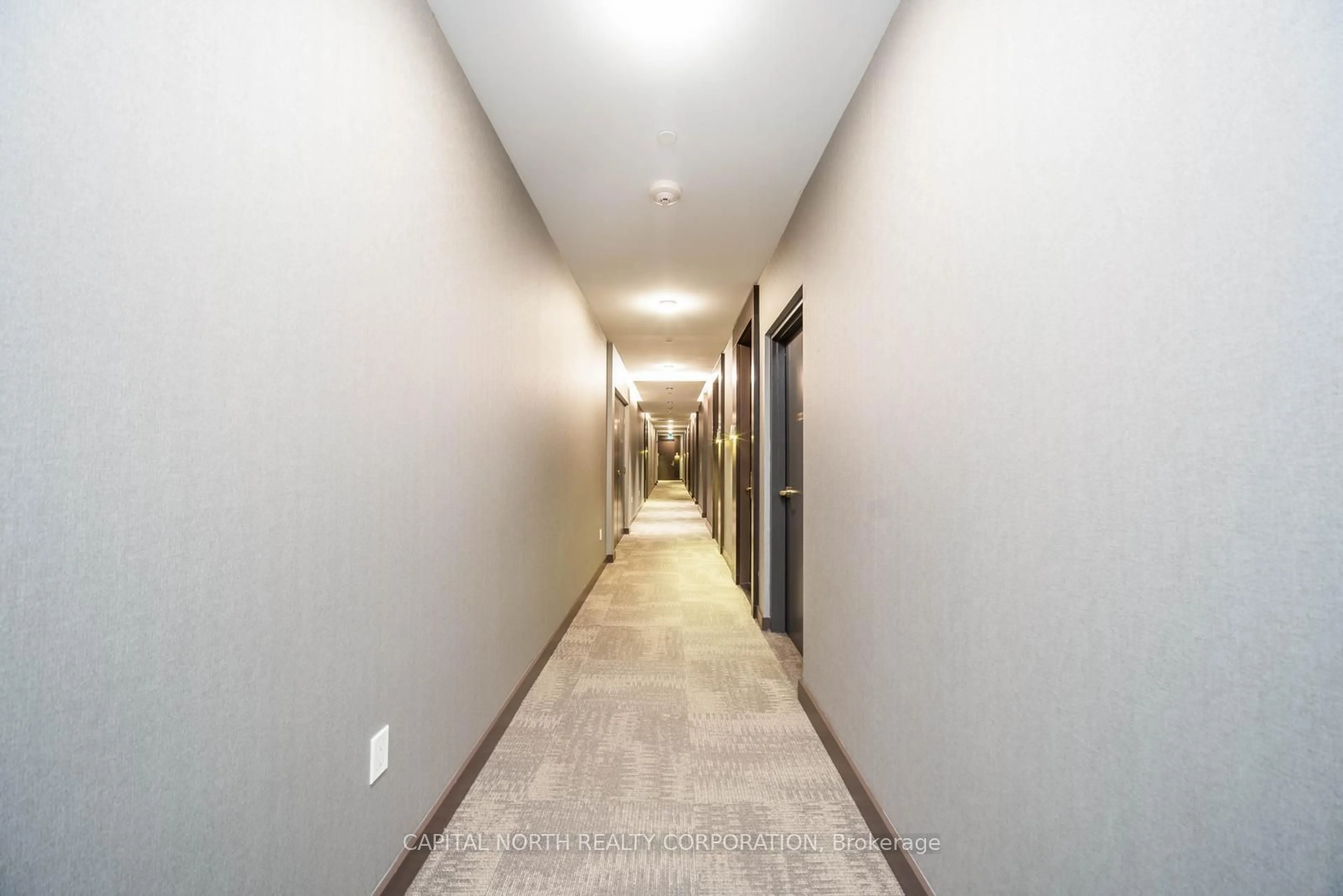 Indoor foyer for 330 Richmond St #2803, Toronto Ontario M5V 0M4