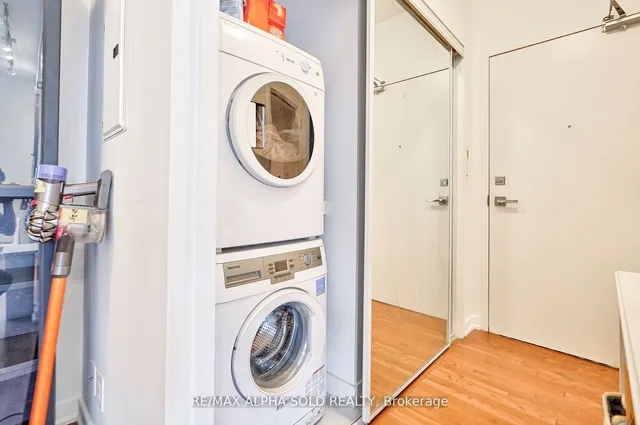Additional image 8 of 12 York St Unit 707