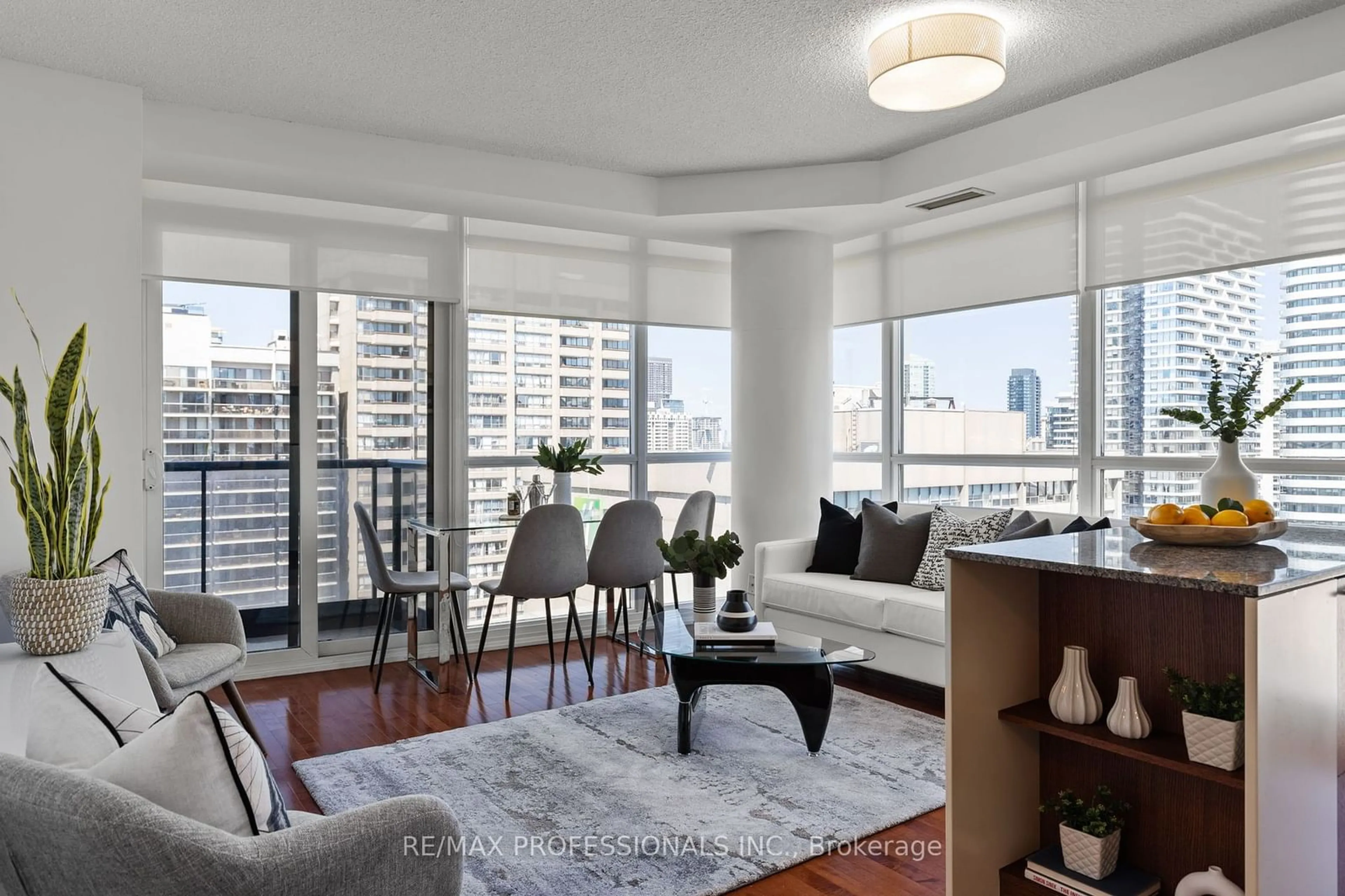 Living room for 25 Carlton St #2409, Toronto Ontario M5B 1L4