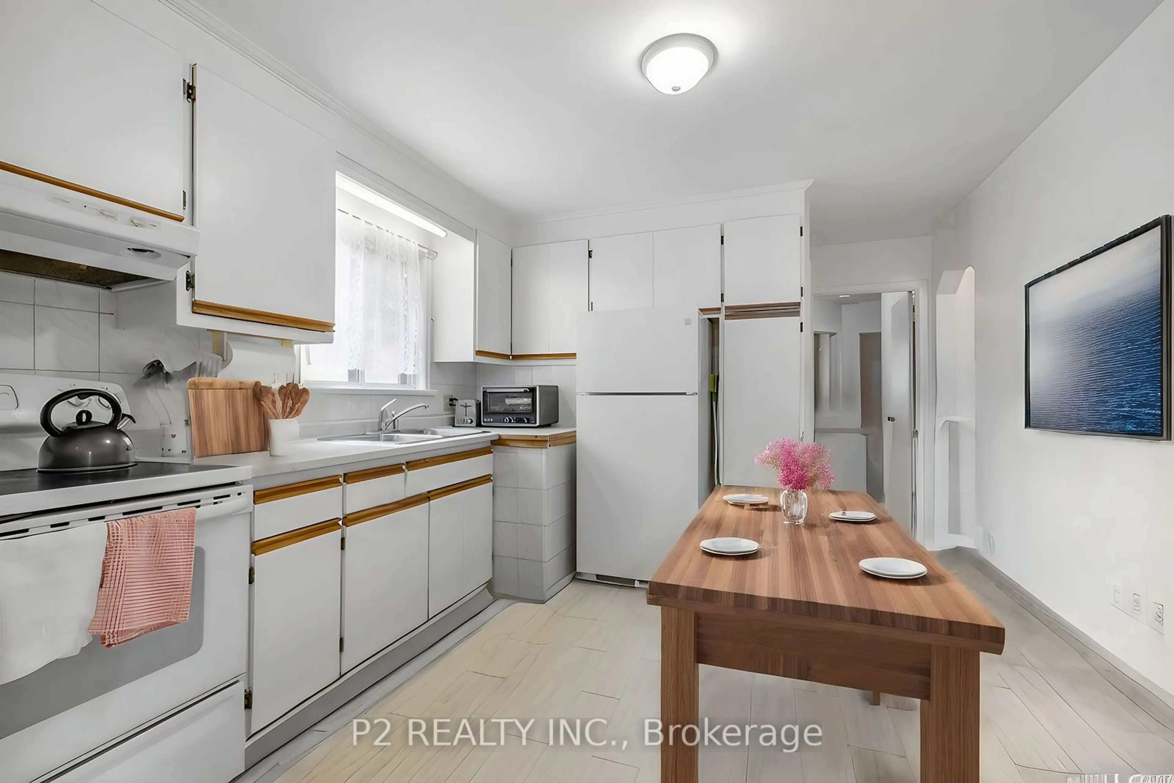 Standard kitchen for 120 BRIGHTON Ave, Toronto Ontario M3H 4C8