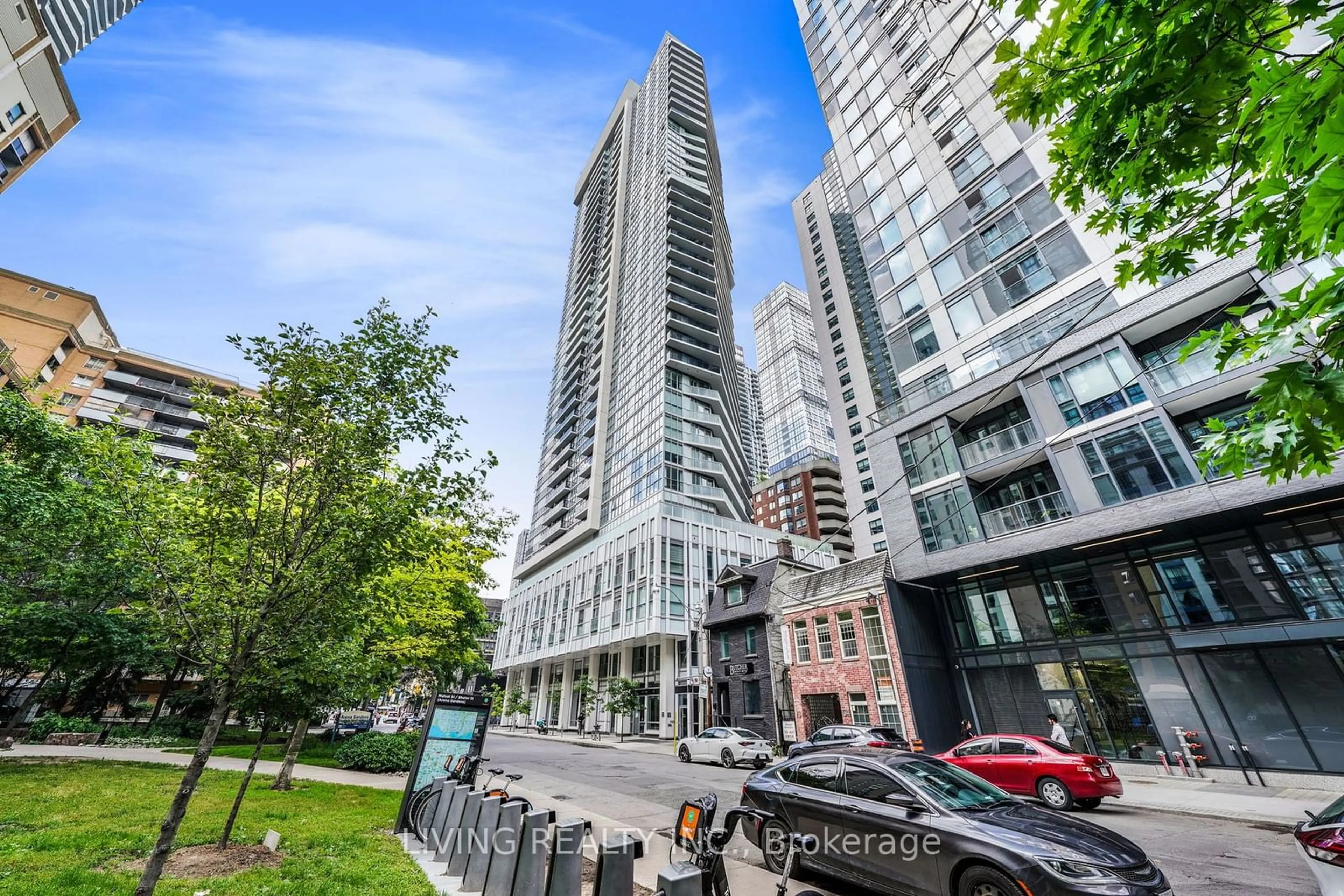 A pic from exterior of the house or condo for 77 Mutual St #1701, Toronto Ontario M5B 0B9