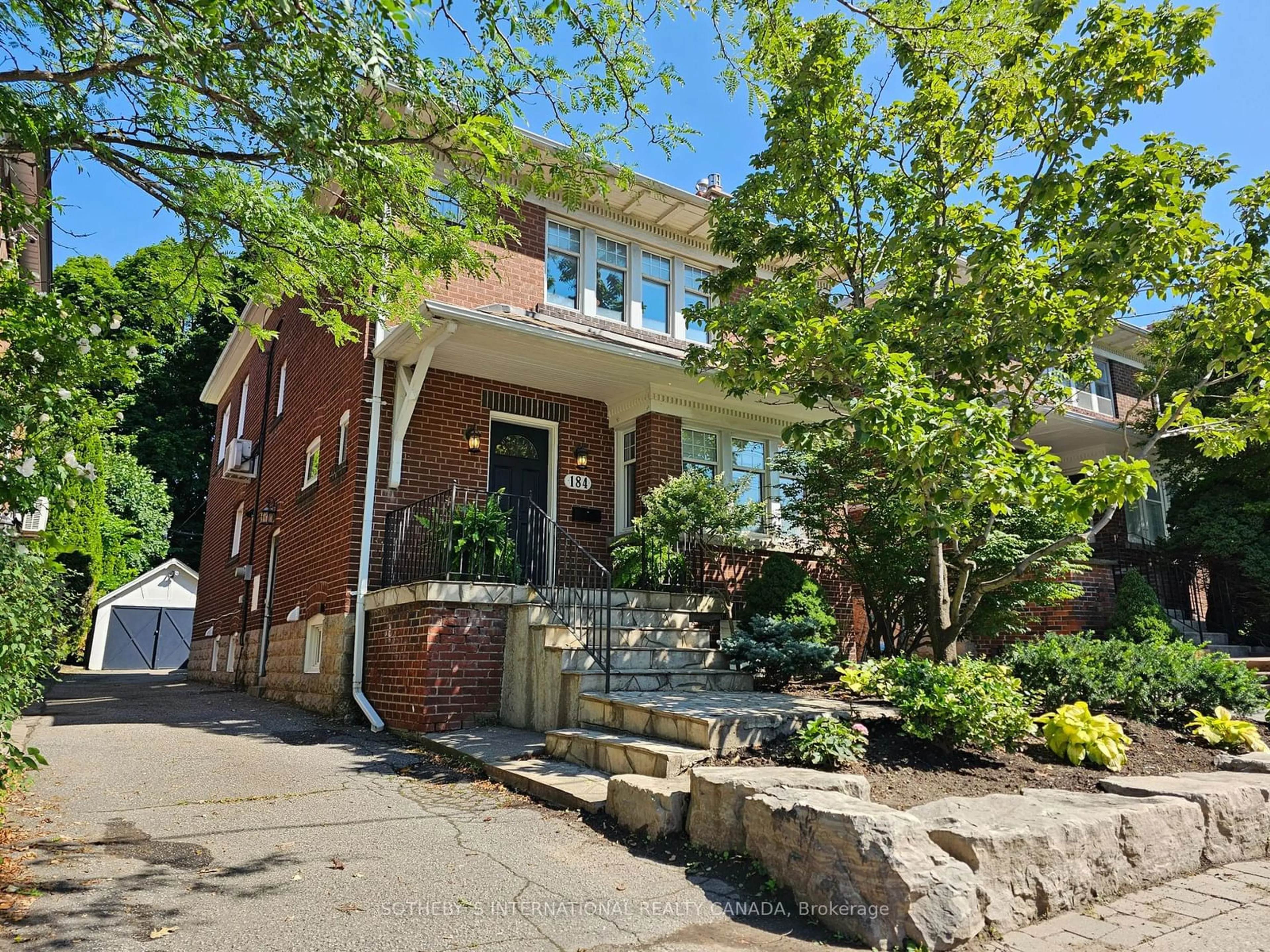 Home with brick exterior material for 184 Lawrence Ave, Toronto Ontario M4N 1T1