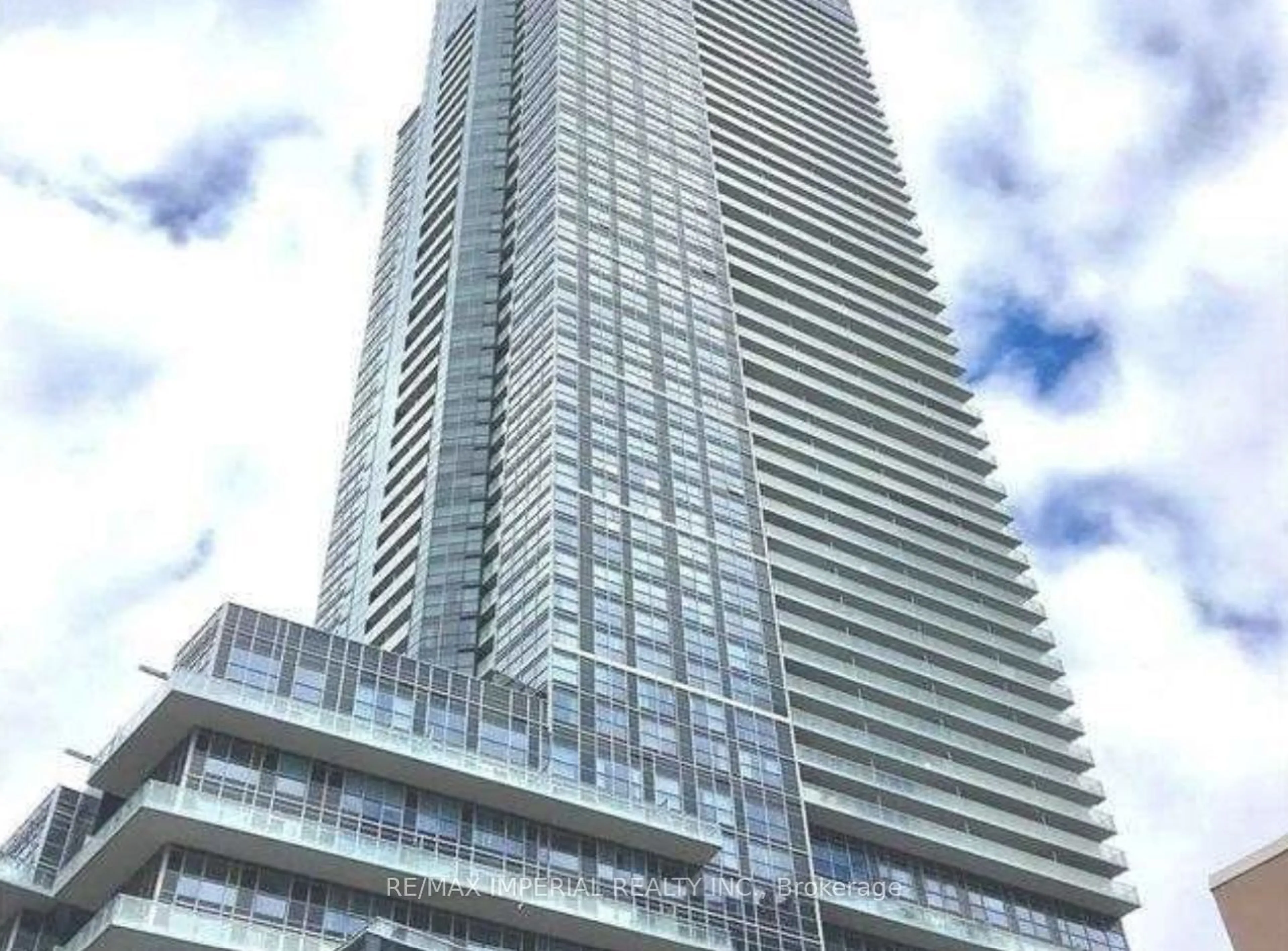 A pic from exterior of the house or condo for 386 Yonge St #1715, Toronto Ontario M5B 0A5