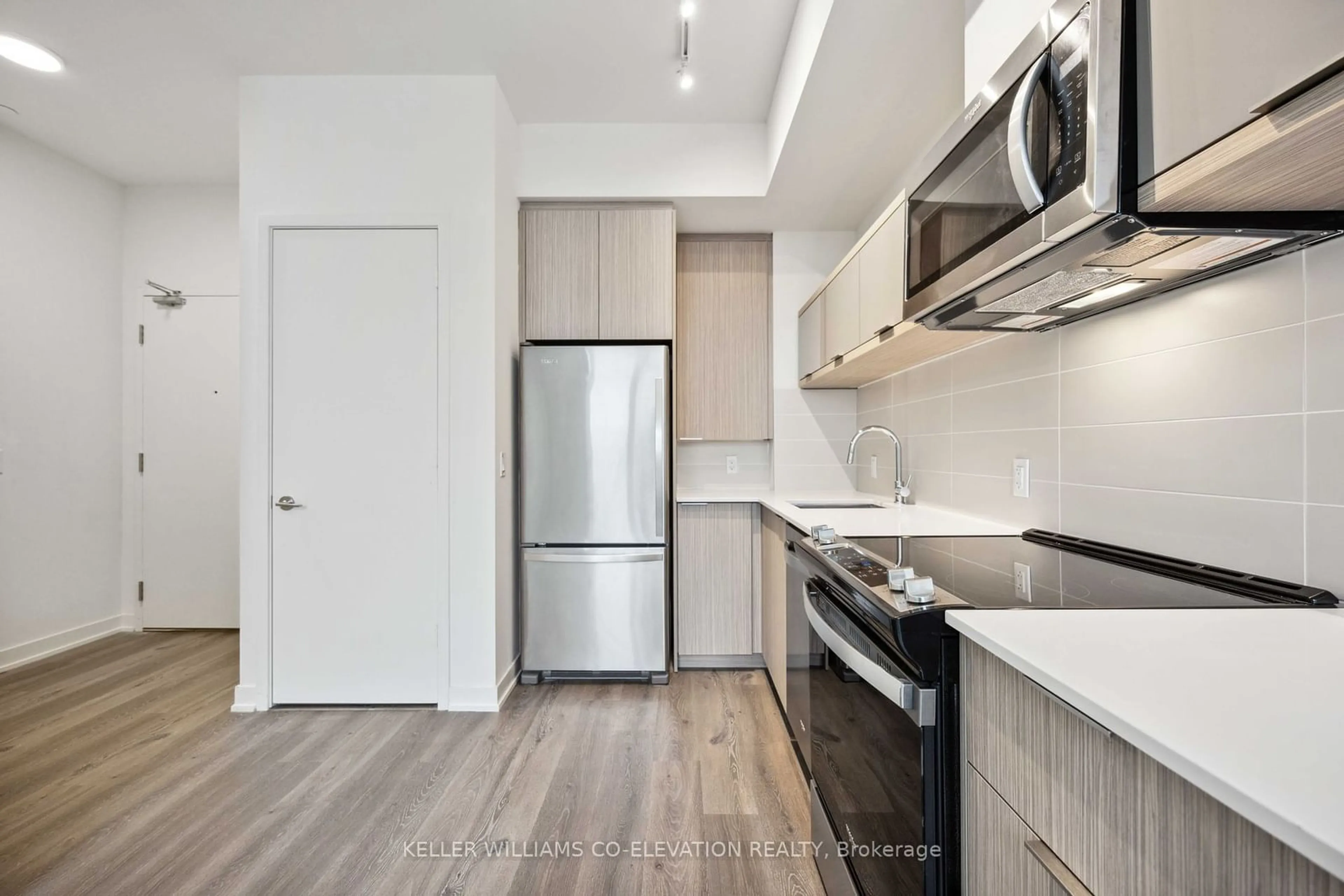 Standard kitchen for 10 Deerlick Crt #104, Toronto Ontario M3A 0A7