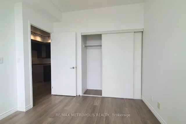 Additional property image - 500 Sherbourne St Unit 1811
