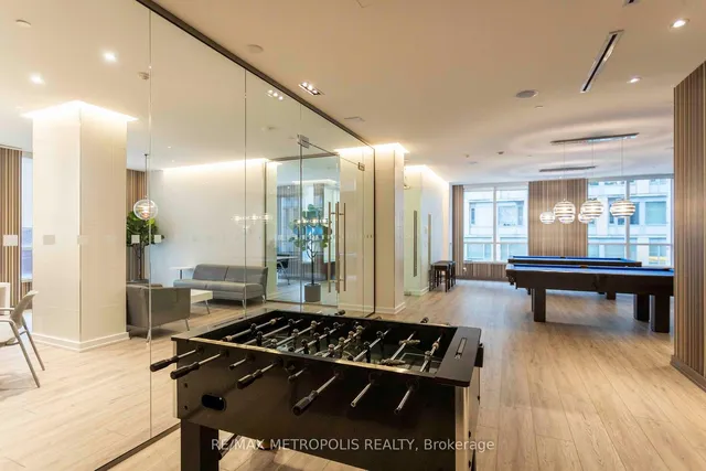 Additional property image - 500 Sherbourne St Unit 1811