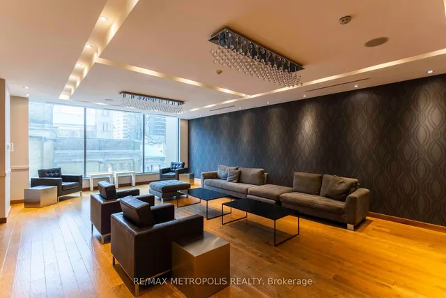 Additional property image - 500 Sherbourne St Unit 1811
