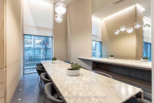 Additional property image - 500 Sherbourne St Unit 1811