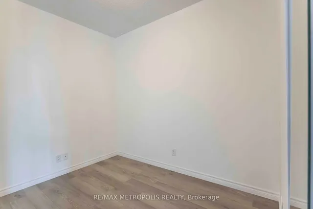 Additional property image - 500 Sherbourne St Unit 1811