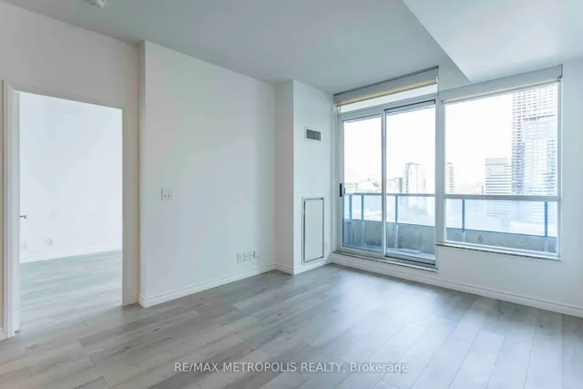 Additional property image - 500 Sherbourne St Unit 1811