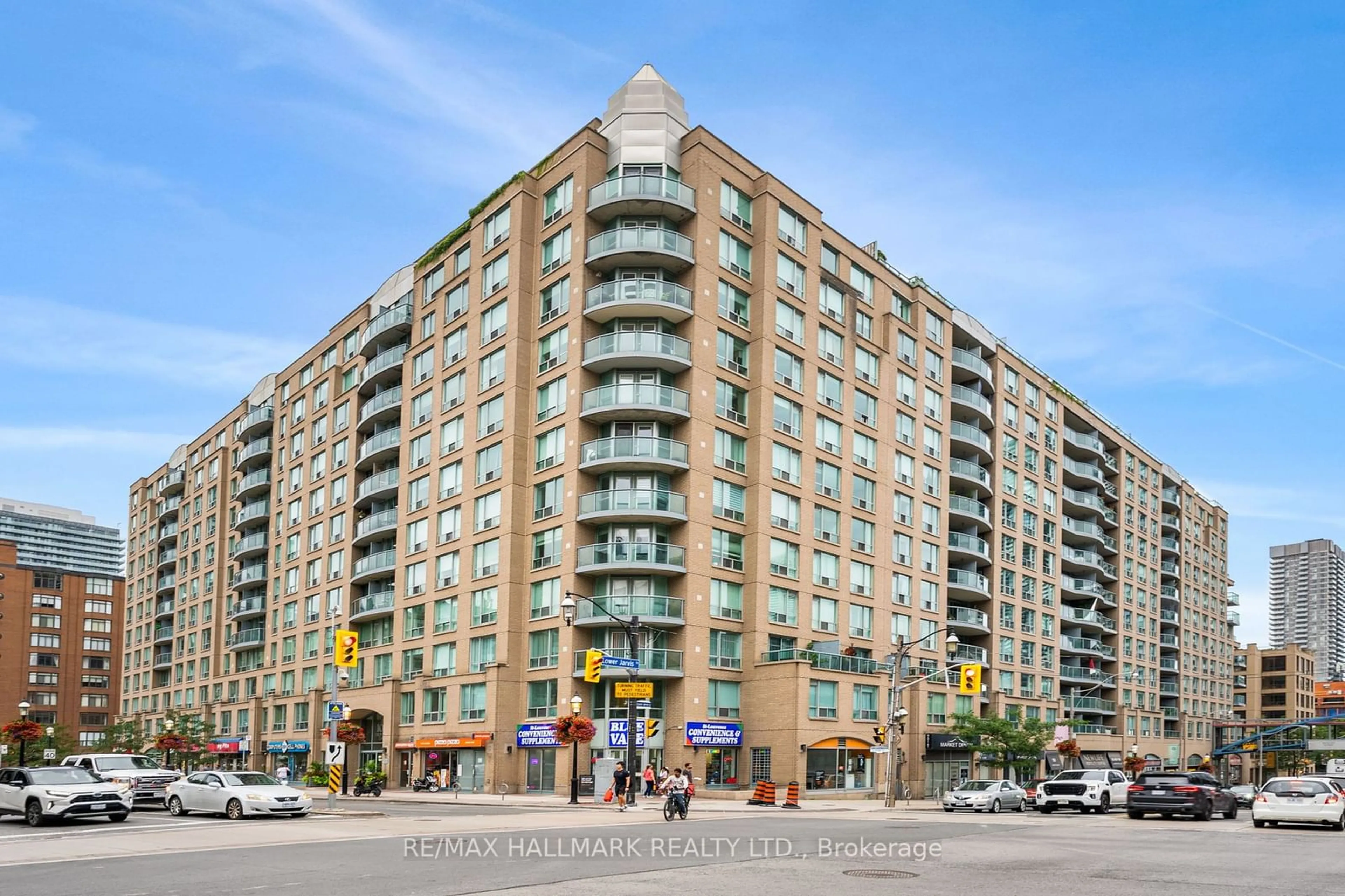 A pic from exterior of the house or condo for 109 Front St #1006, Toronto Ontario M5A 4P7