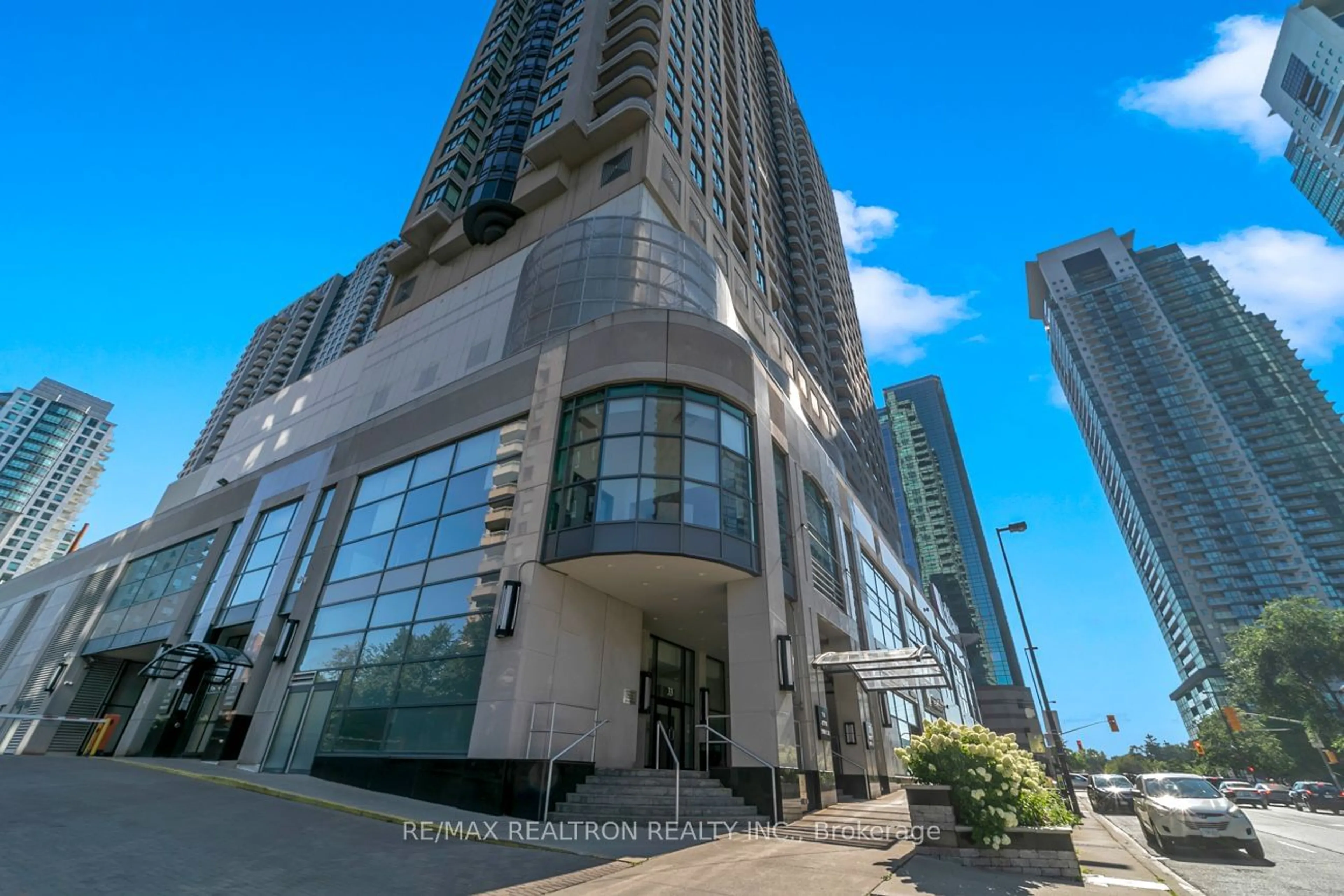 A pic from exterior of the house or condo for 33 Empress Ave #611, Toronto Ontario M2N 6Y7