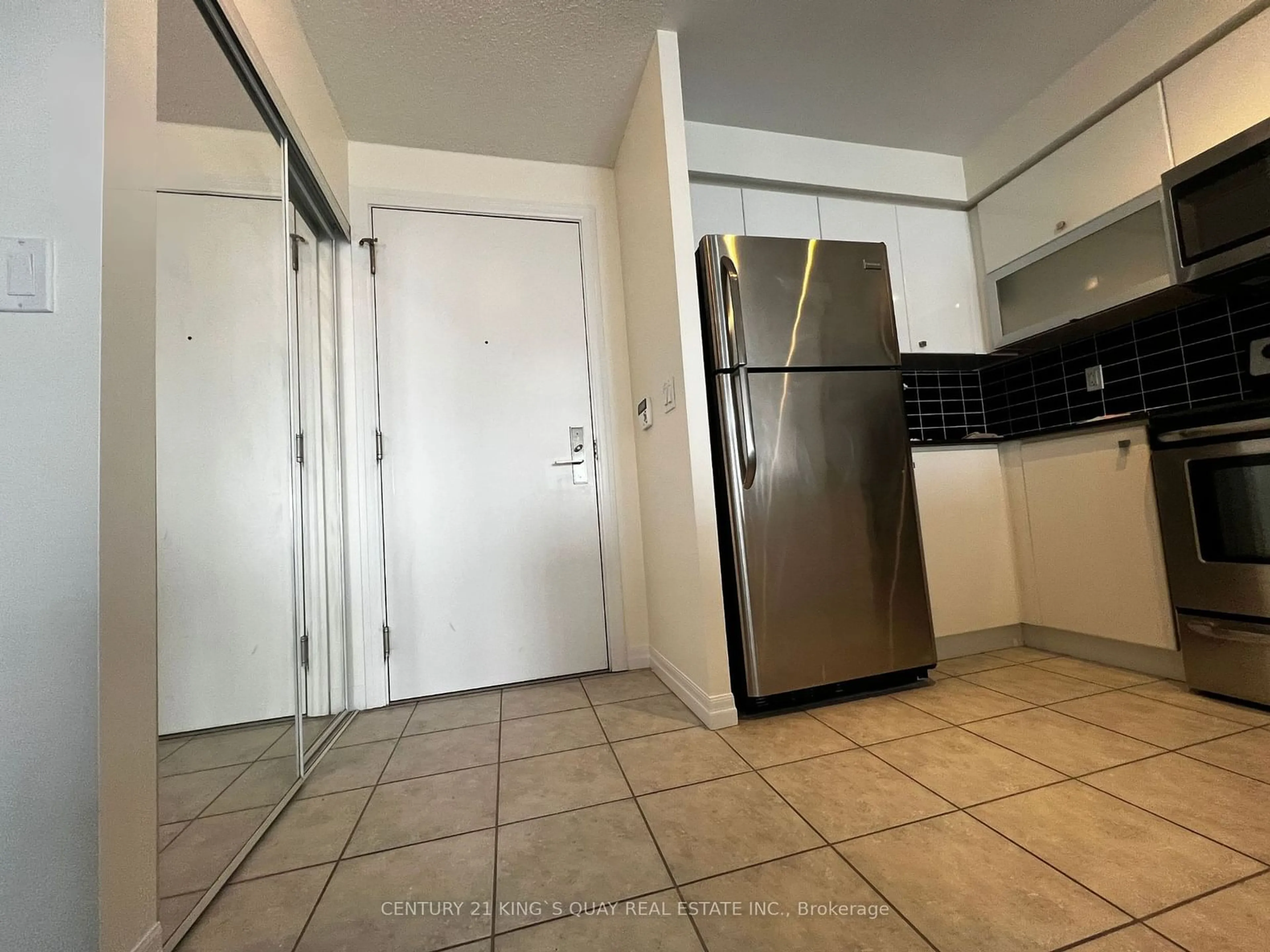 Standard kitchen for 275 Yorkland Rd #2108, Toronto Ontario M2J 0B4