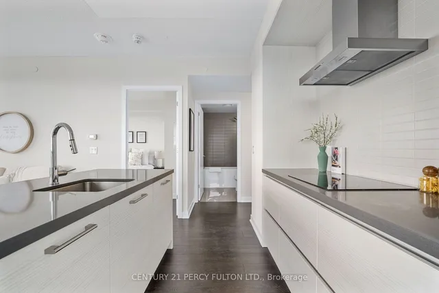 Additional property image - 2221 Yonge St Unit 3108