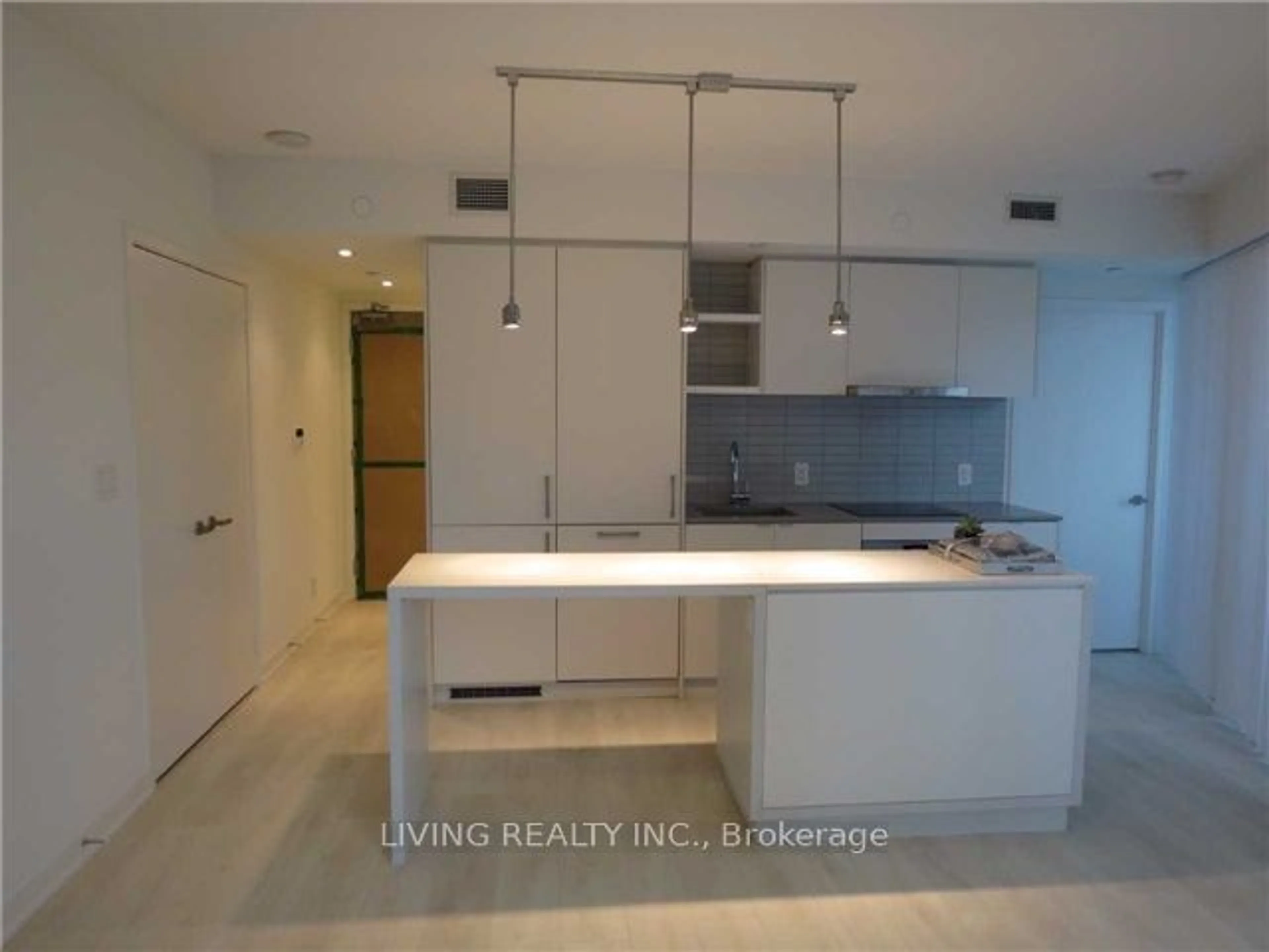 Kitchen for 100 Harbour St #2107, Toronto Ontario M5J 0B5