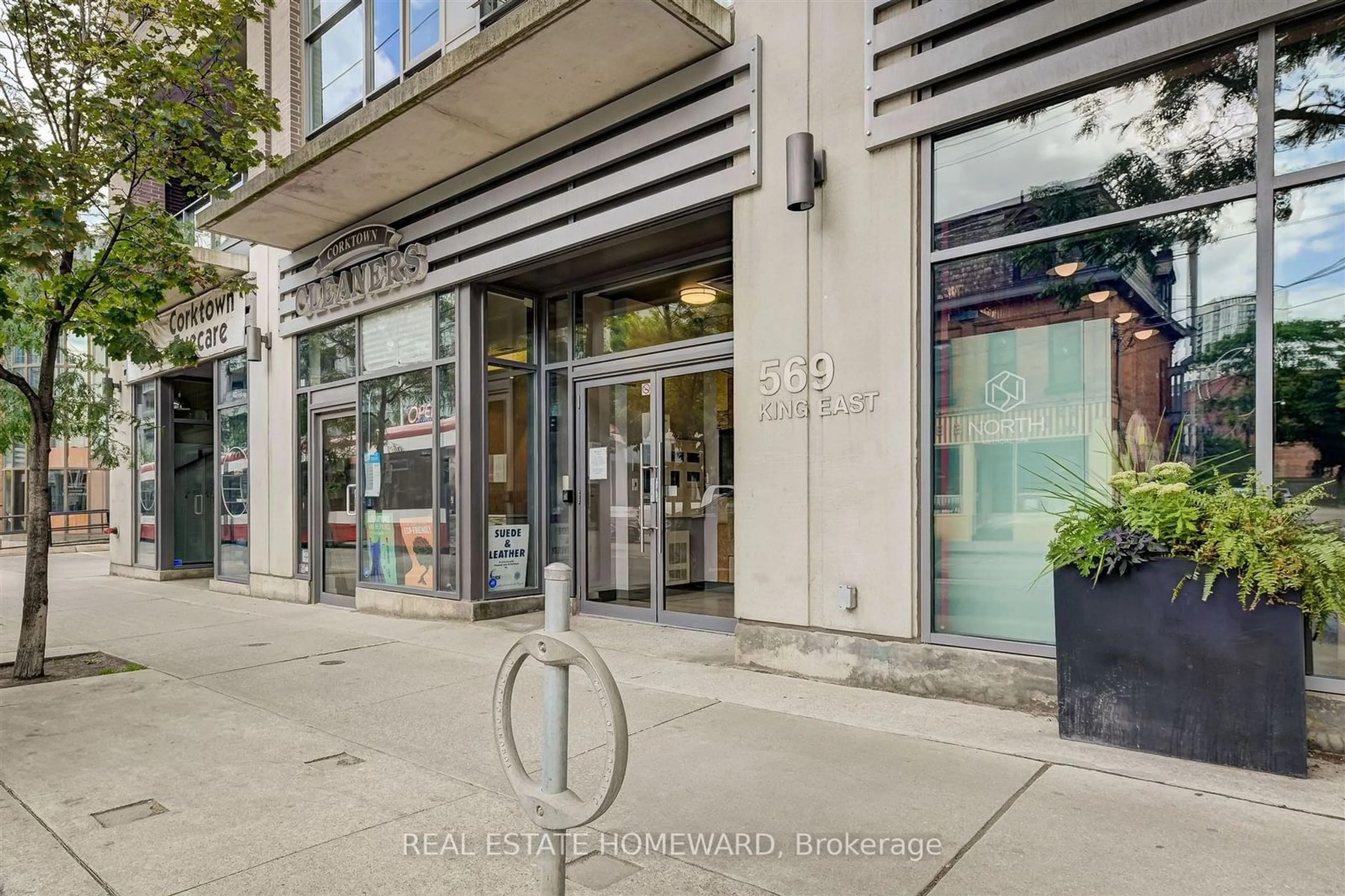 Street view for 569 King St #406, Toronto Ontario M5A 1M5