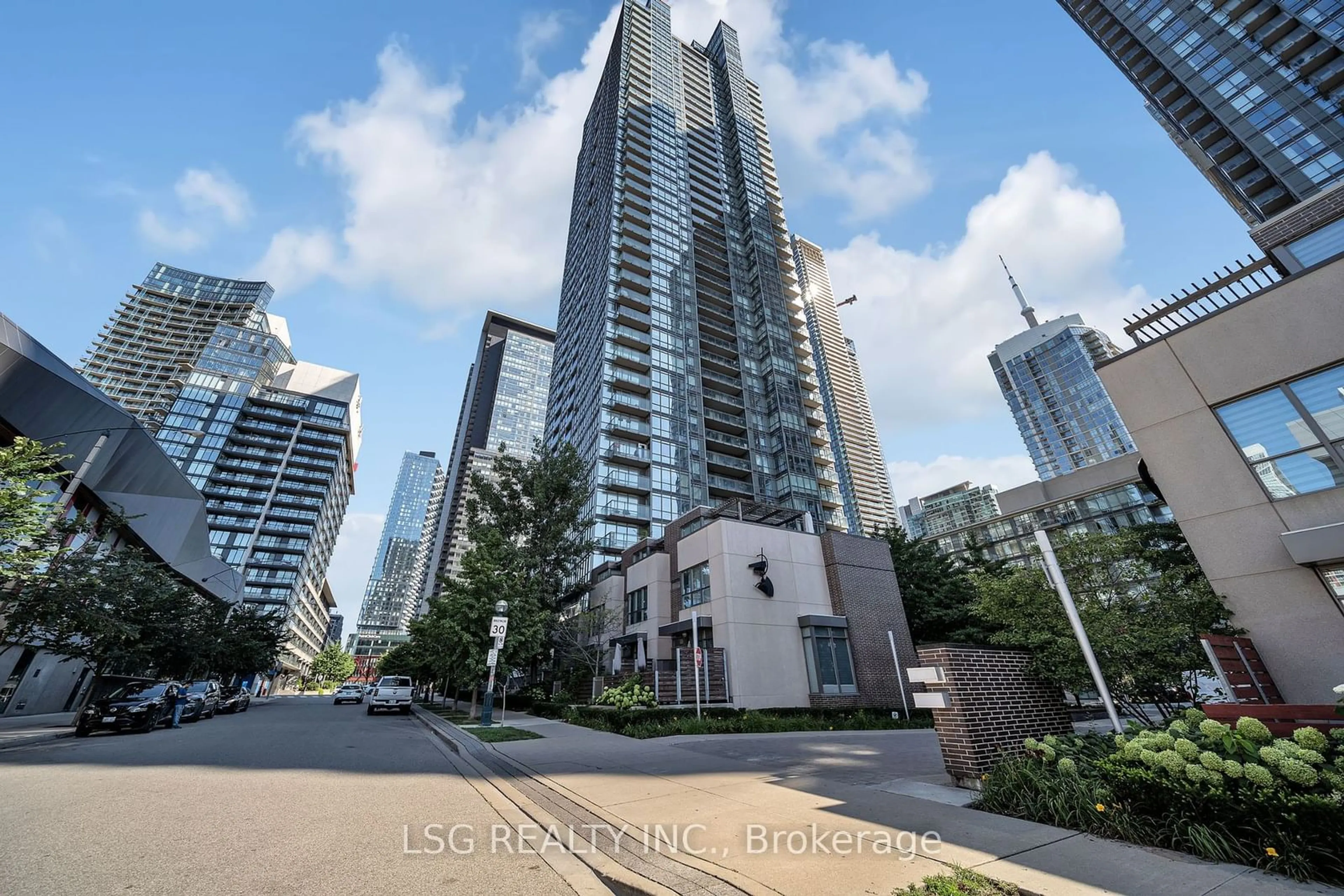 A pic from exterior of the house or condo for 15 Fort York Blvd #2809, Toronto Ontario M5V 3Y4