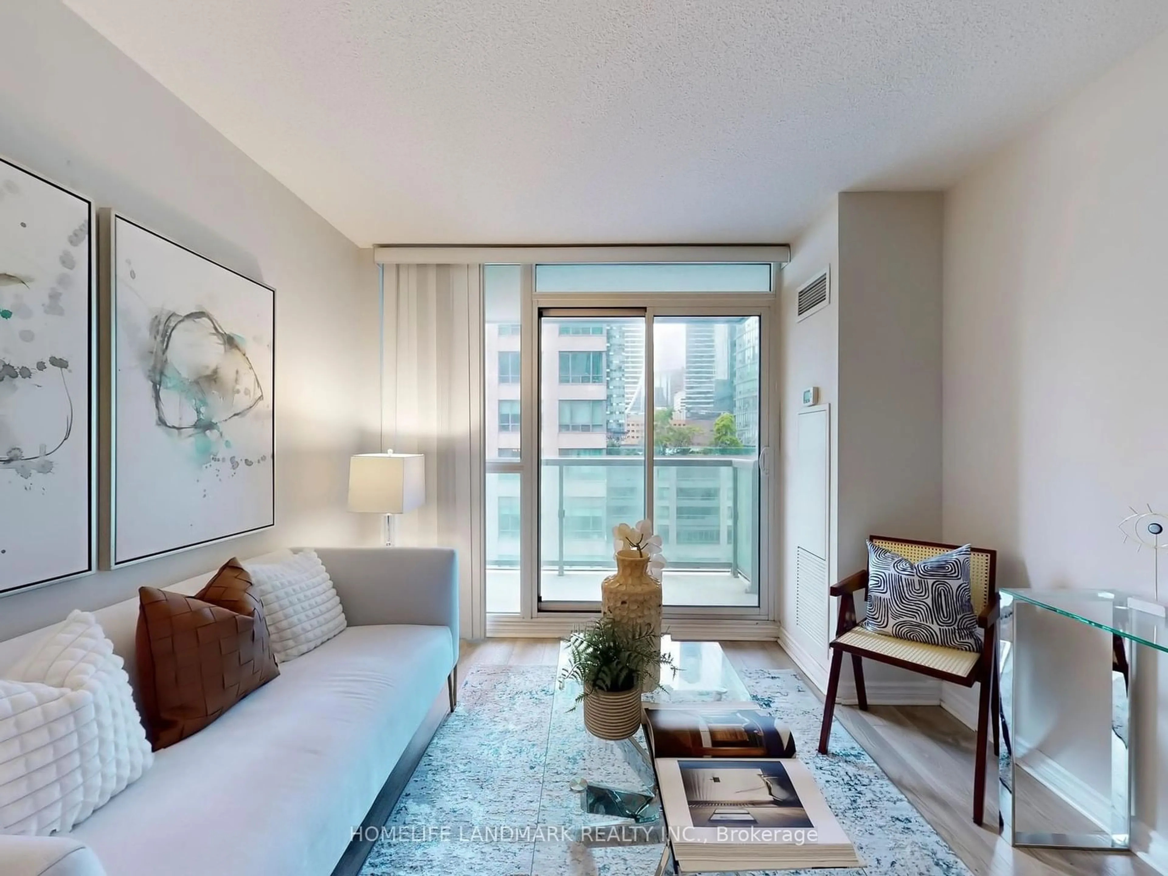 Living room for 25 Lower Simcoe St #820, Toronto Ontario M5J 3A1