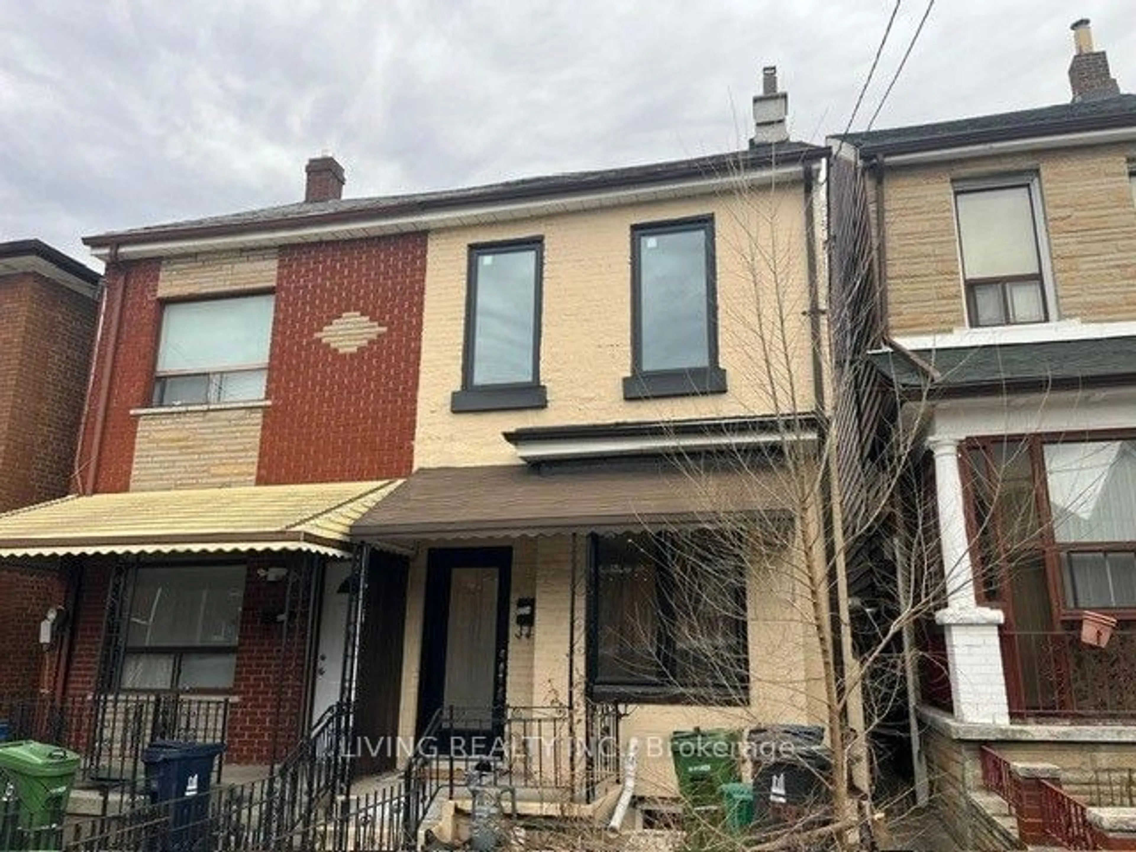 Frontside or backside of a home for 174 Manning Ave, Toronto Ontario M6J 2K5