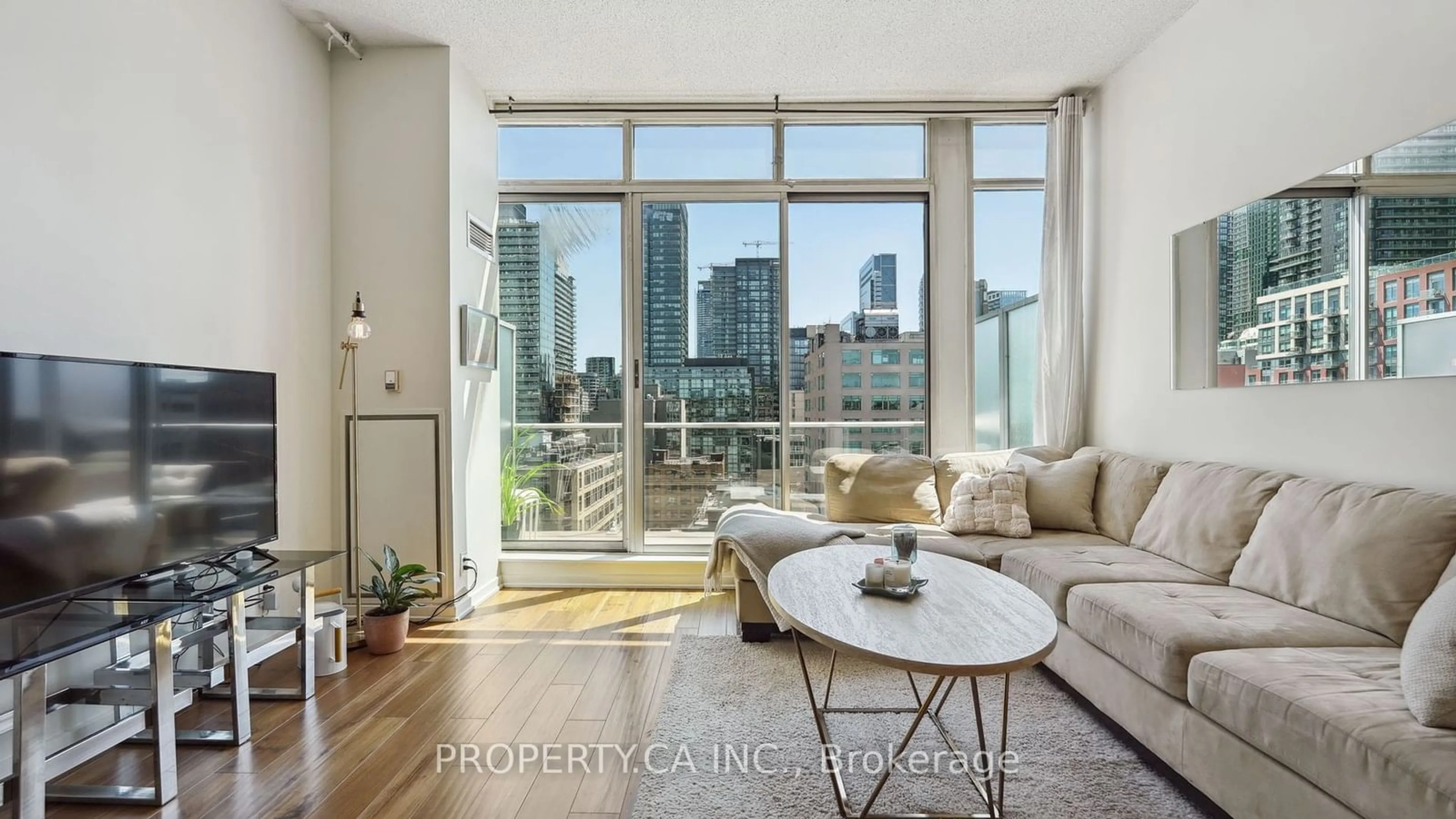 Living room for 388 Richmond St #1110, Toronto Ontario M5V 3P1