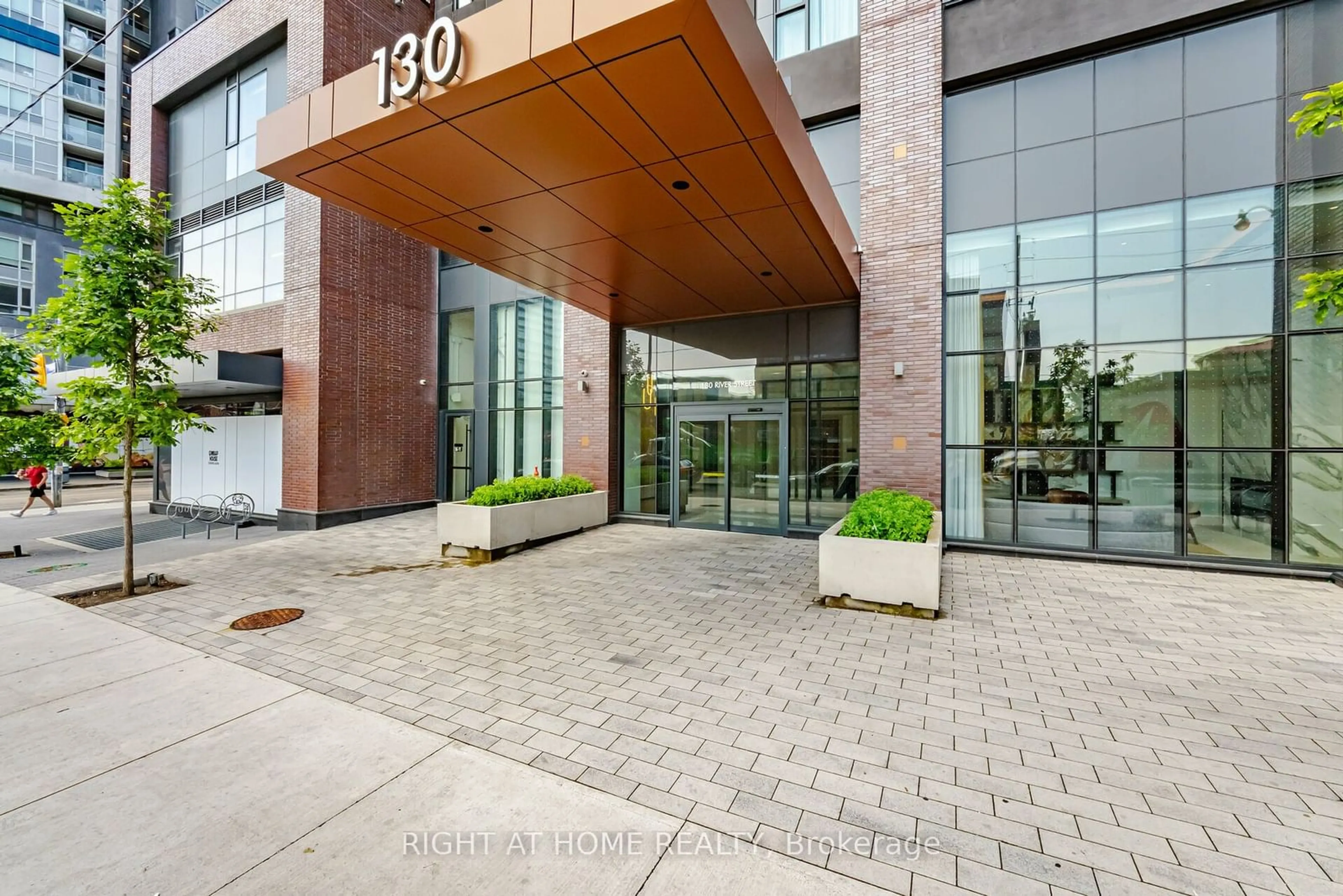 Indoor foyer for 130 River St #1510, Toronto Ontario M5A 0R8