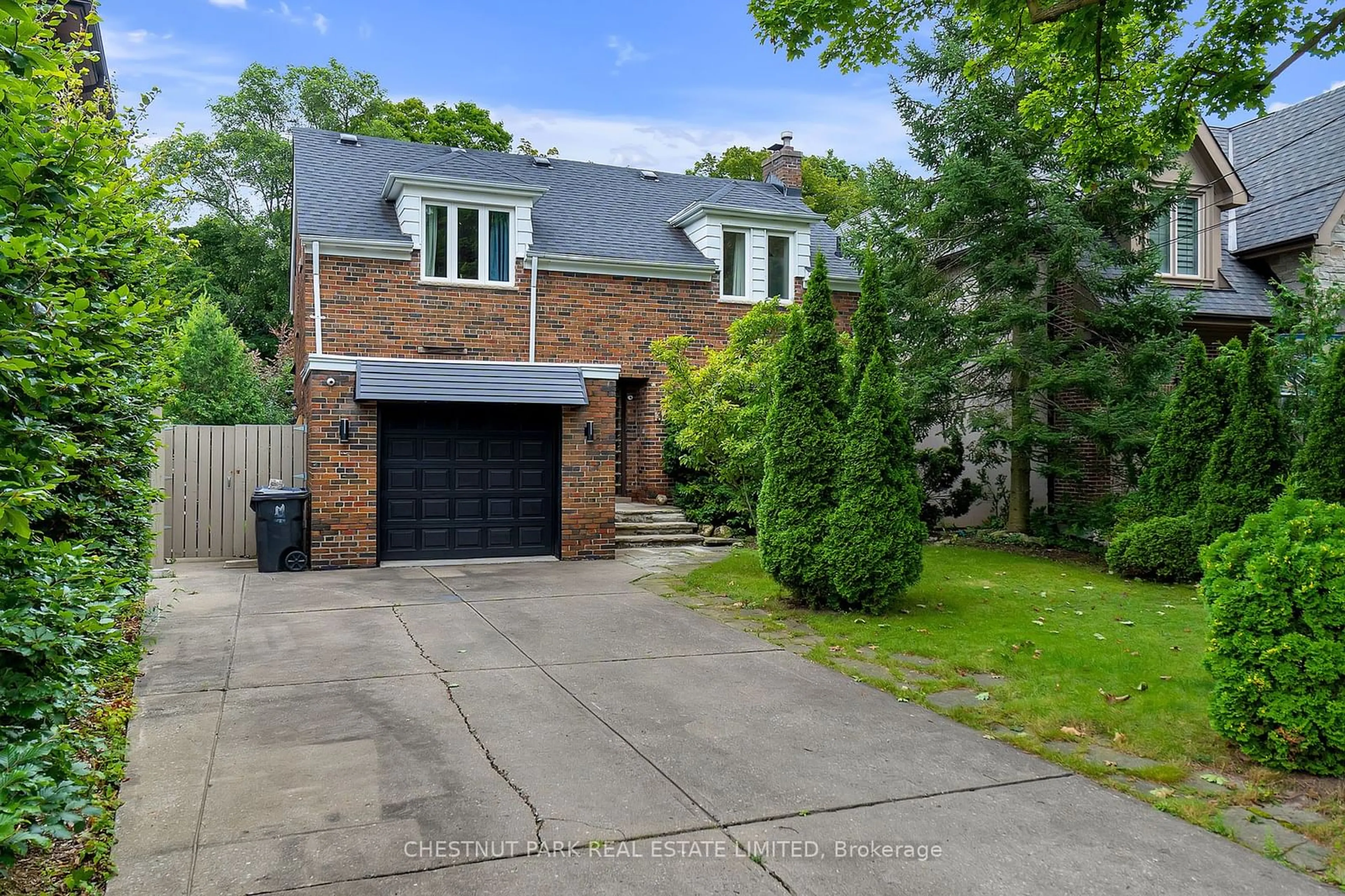 Home with brick exterior material for 34 Killdeer Cres, Toronto Ontario M4G 2W8