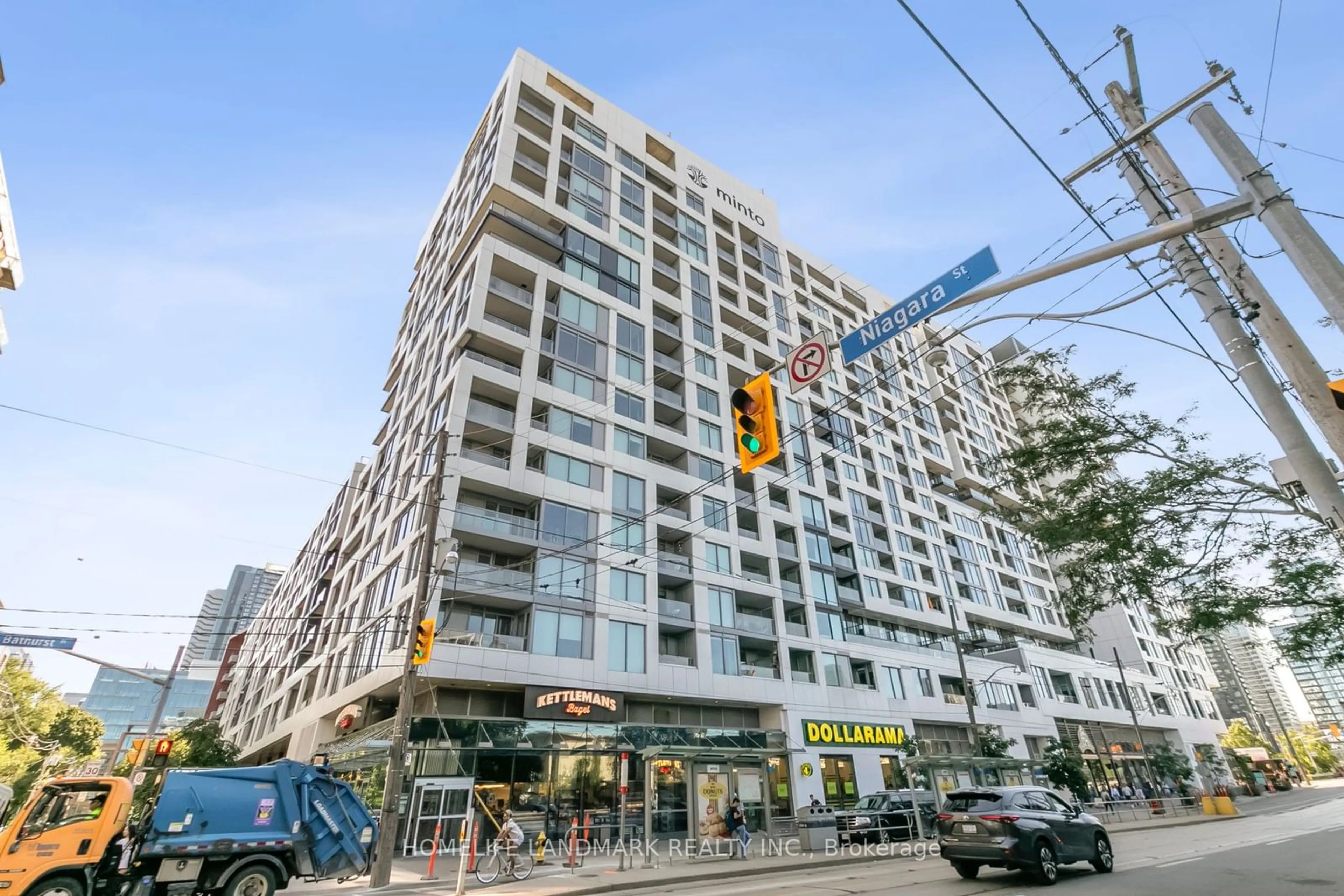 A pic from exterior of the house or condo for 27 BATHURST St #301W, Toronto Ontario M5V 0R1