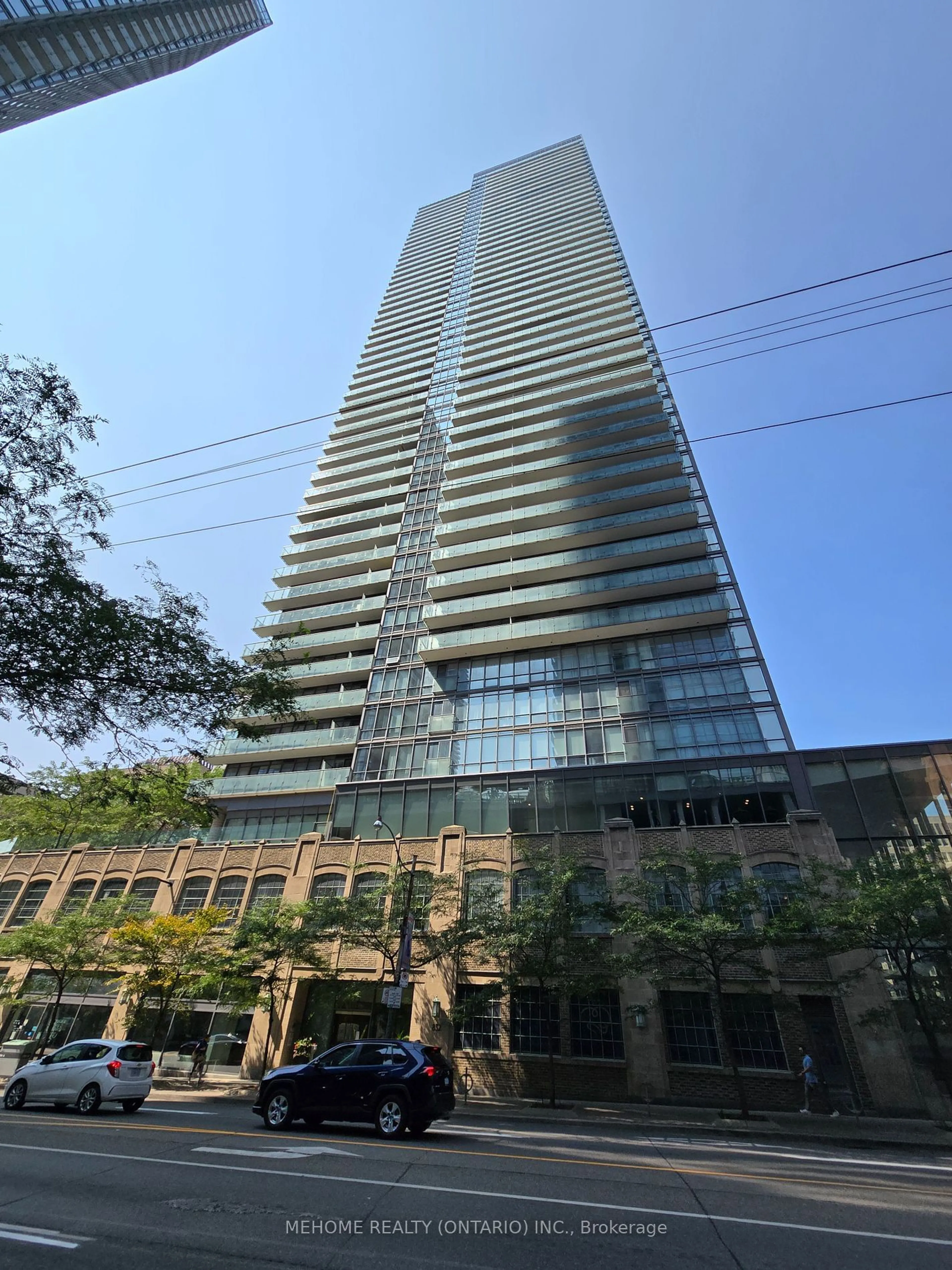 A pic from exterior of the house or condo for 832 Bay St ##2808, Toronto Ontario M5S 1Z6