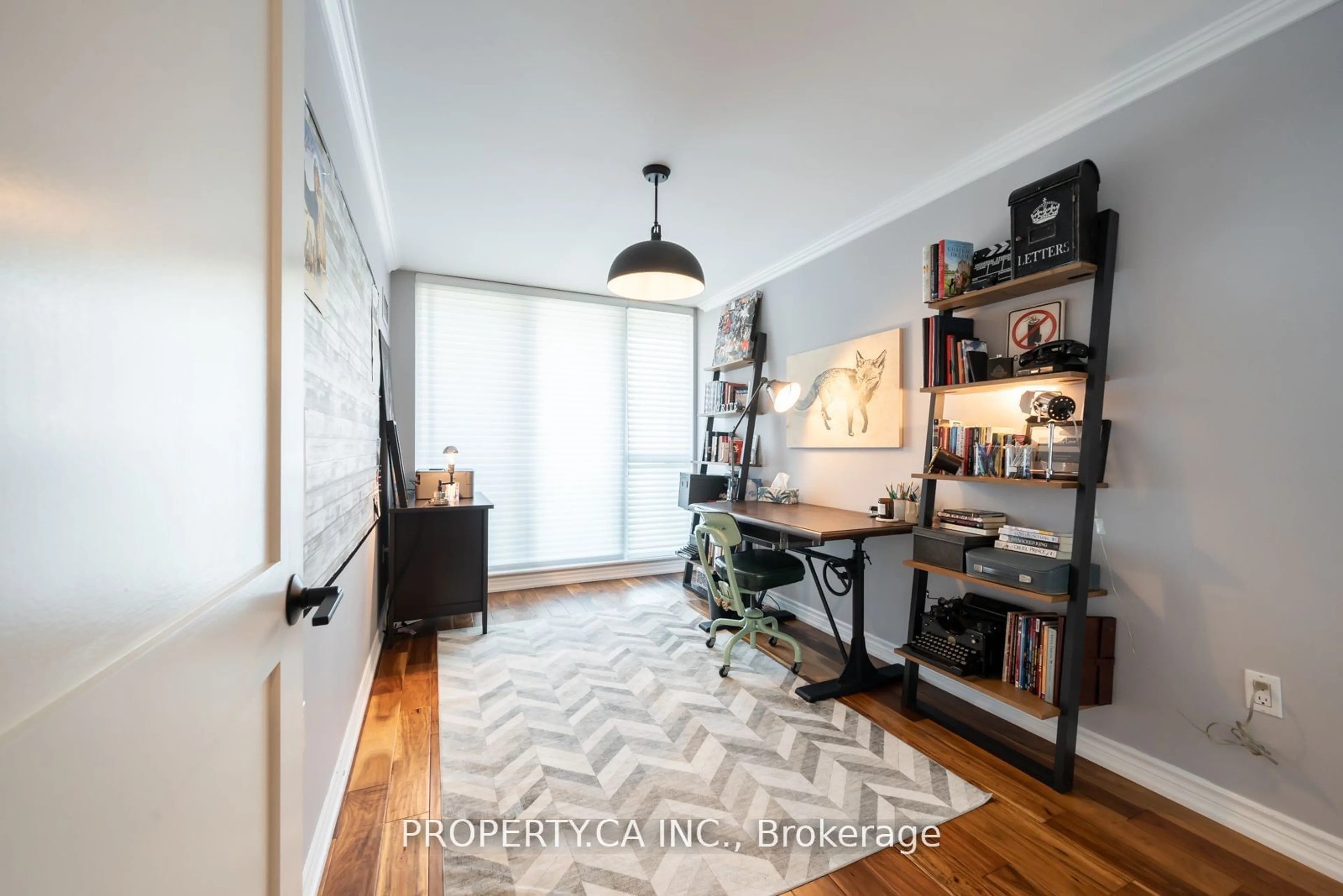 Indoor entryway for 109 Front St #616, Toronto Ontario M5A 4P7